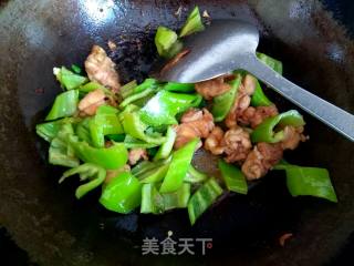 Stir-fried Chicken with Hot Peppers recipe