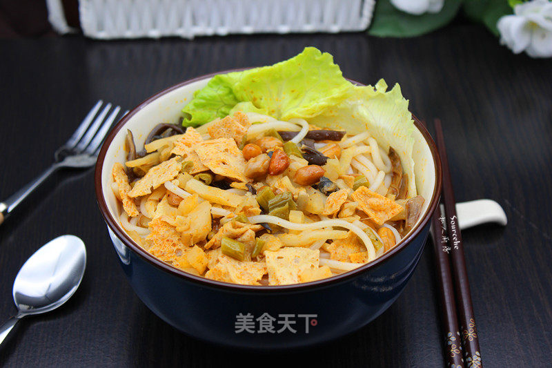 Spicy and Sour Snail Noodles recipe