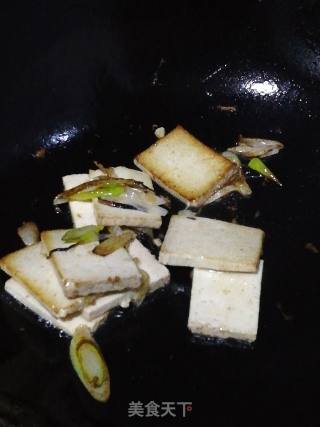 Stir-fried Tofu with Black Bean Sprouts recipe