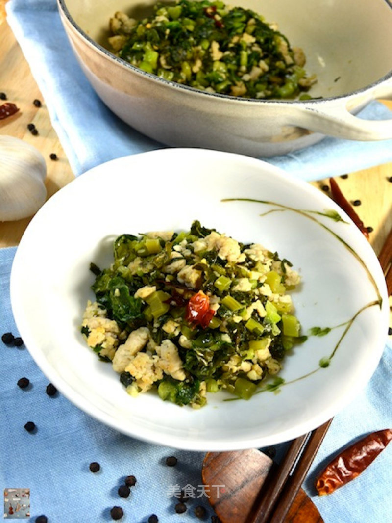 Griddle with Minced Pork and White Radish Leaves recipe