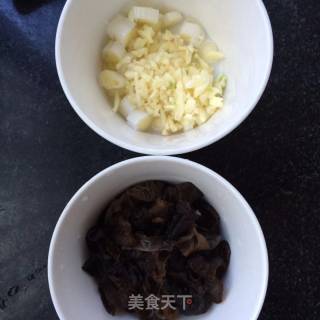 Fried Fungus with Bamboo Shoots recipe