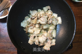 Sichuan-flavored Twice-cooked Pork with Vetch Skin recipe