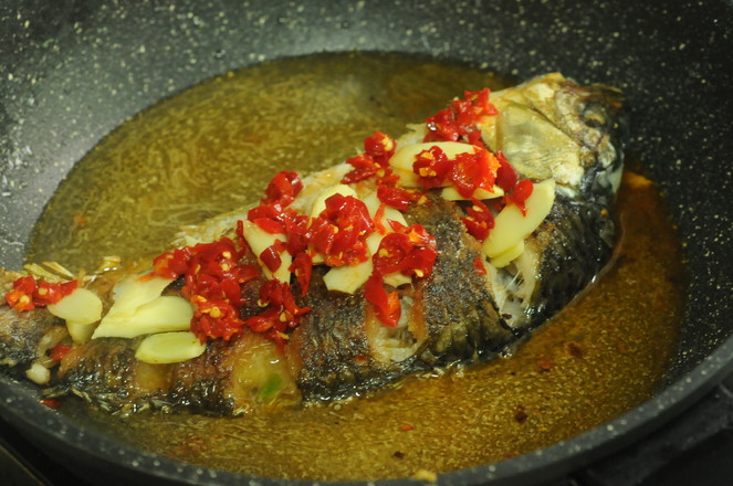 Grilled Fish with Chopped Pepper recipe