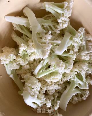 Stir-fried Cuttlefish Balls with Cauliflower recipe