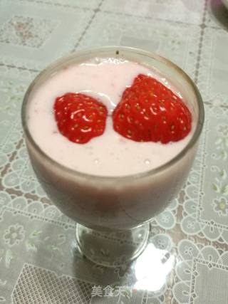 Homemade Strawberry Milkshake recipe