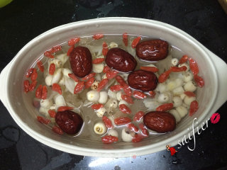 Jujube, Tremella, Lotus Seed Soup recipe