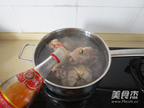 Pork Belly and Bamboo Shoots Stewed Chicken recipe