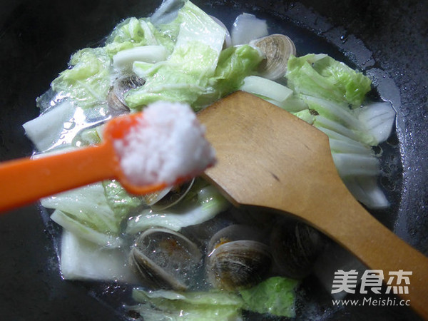 Cabbage and Clam Soup with Vermicelli recipe