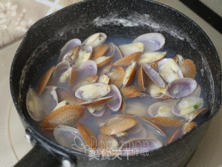 Roasted Enoki Mushrooms with Garlic Clams recipe