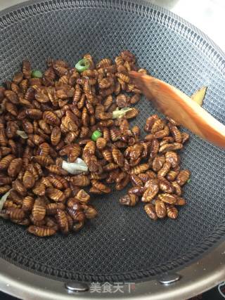 Dry Stir-fried Silkworm Pupa recipe