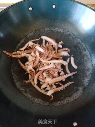 Stir-fried Squid with Sauce recipe