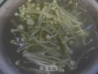 Fish Head Soup with Enoki Mushroom and Vermicelli recipe