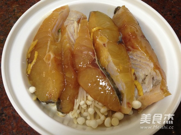 Steamed Fish Belly with Enoki Mushroom recipe