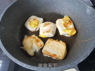 "hometown Food" Fried Steamed Buns with Quail Eggs recipe