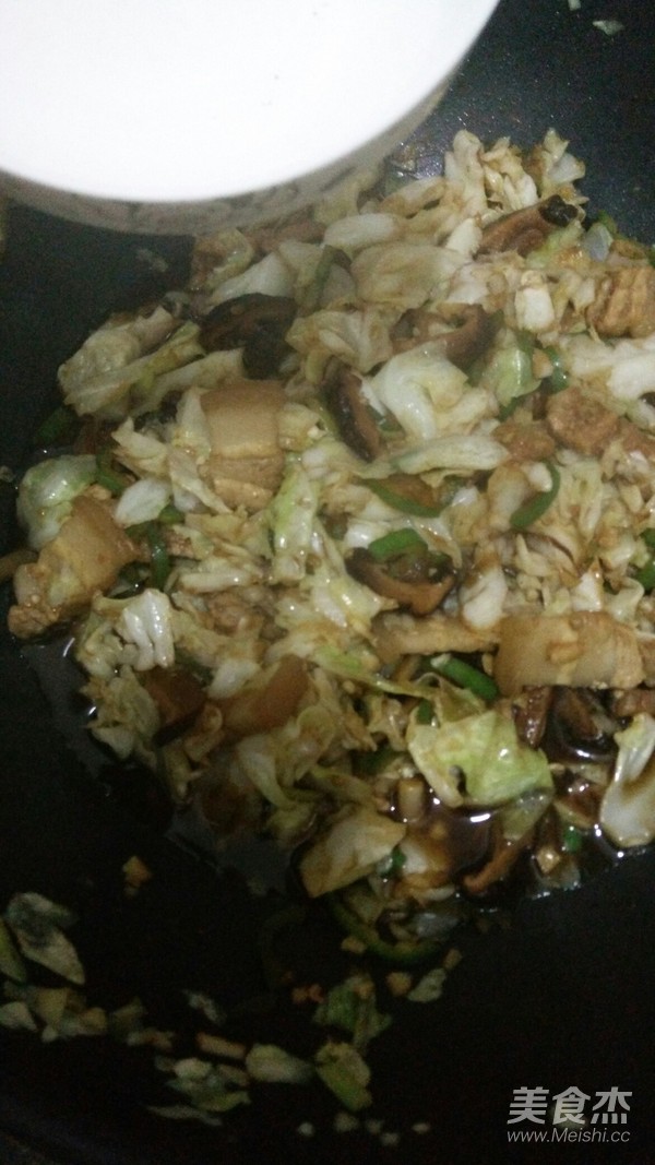 Braised Noodles with Cabbage recipe