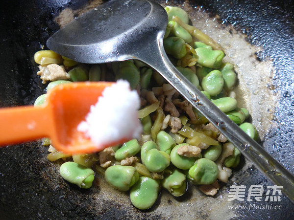 Stir-fried Broad Beans with Pork Belly with Mustard recipe