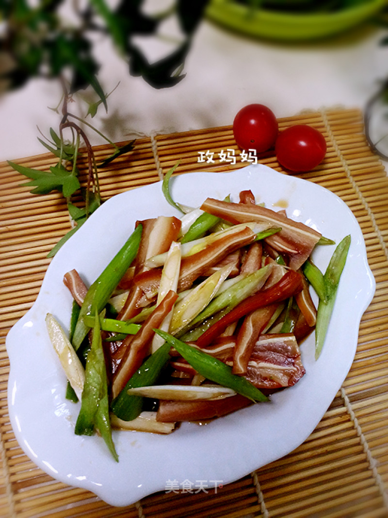 Pork Ears Mixed with Shallots recipe