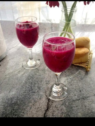 Red Dragon Fruit Milkshake recipe