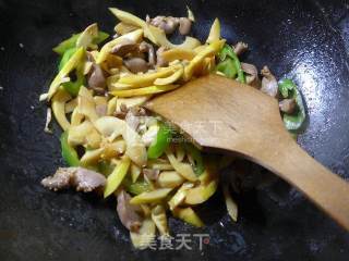 Stir-fried Lebanese with Hot Pepper Chicken Gizzards recipe