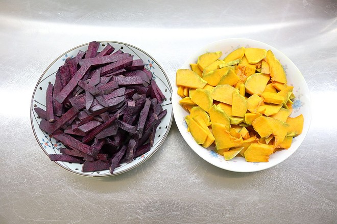 Pumpkin Purple Sweet Potato Flower Bun recipe