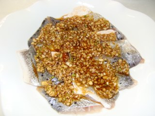 Steamed Sea Bass Fillet with Garlic recipe