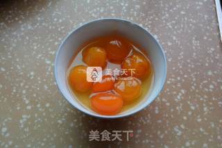 Lotus Paste and Egg Yolk Crisp recipe