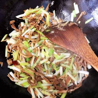 Stir-fried Chives with Bamboo Shoots recipe