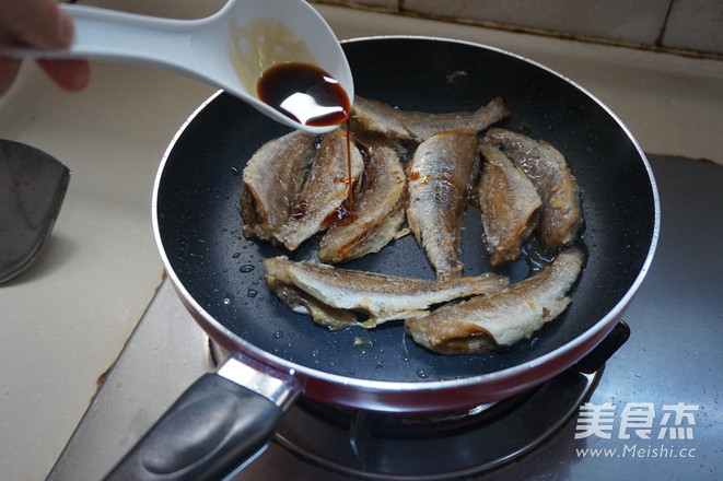 Fried Dried Sea Fish recipe