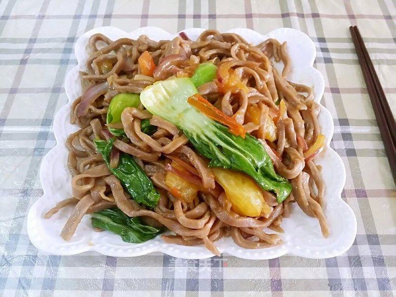 Fried Noodles with Black Rice Water and Noodles recipe