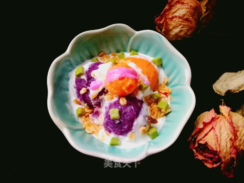 Two-color Potato Ball Yogurt Cover recipe