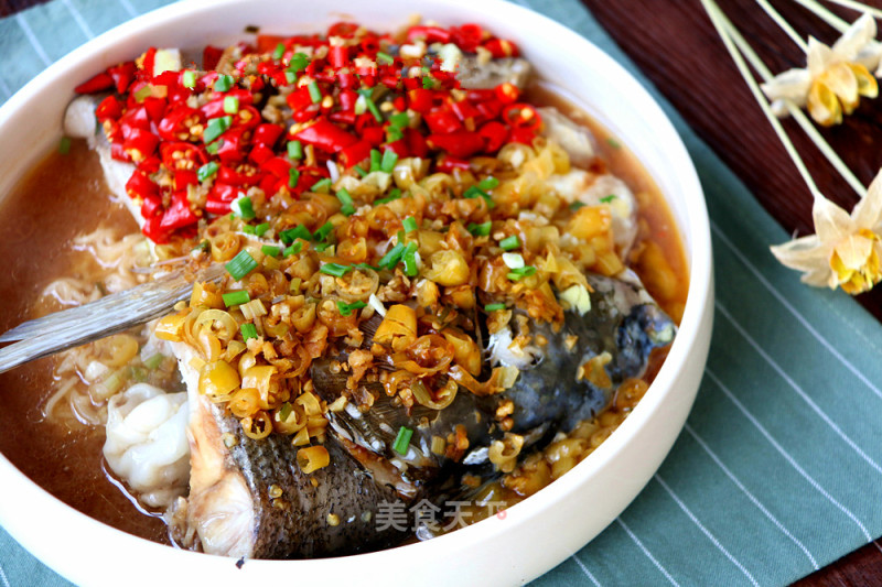 Sichuan and Hunan Famous Dish, Chopped Pepper Fish Head recipe