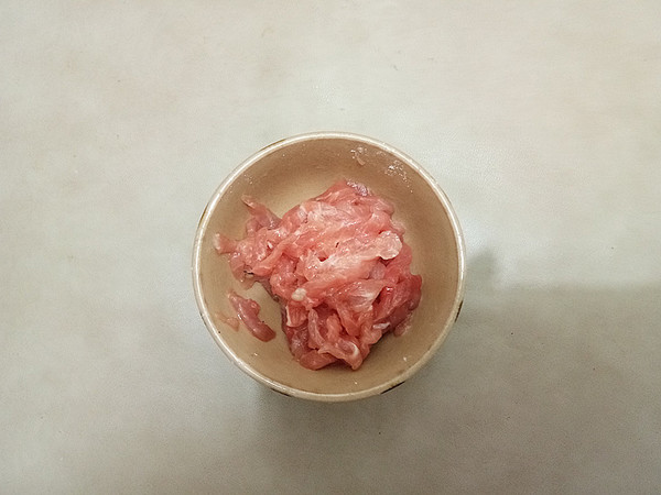 Dry Noodles with Shredded Pork and Green Vegetables#中卓炸酱面# recipe