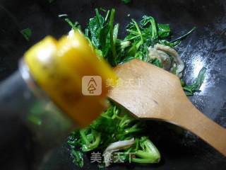 Stir-fried Spinach with Tripe recipe