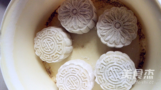 Custard Snowy Mooncakes recipe