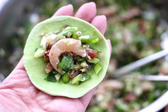 Leek and Shrimp Jade Dumplings recipe