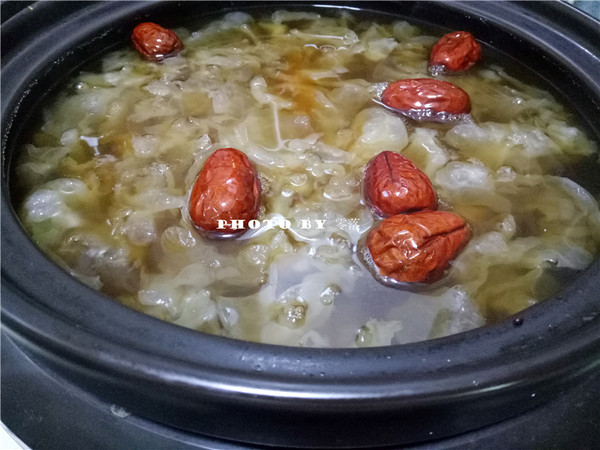 Wine Fermented White Fungus Soup recipe