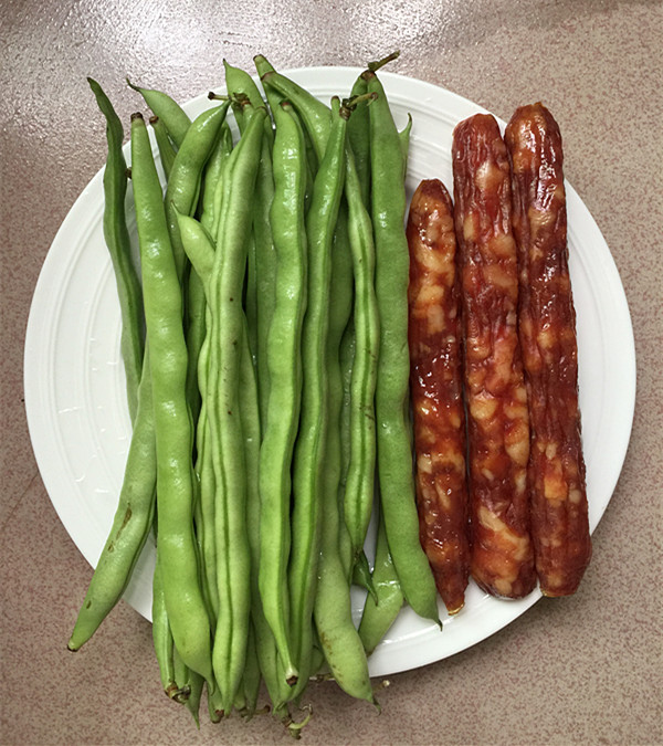 Cantonese Sausage Stir-fried String Beans recipe