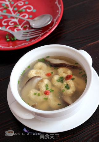 Shiitake and Hibiscus Soup recipe