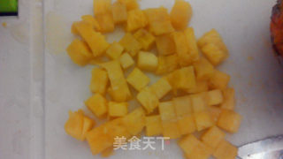 Sweet and Sour and Delicious Rice-hainan Pineapple Rice recipe