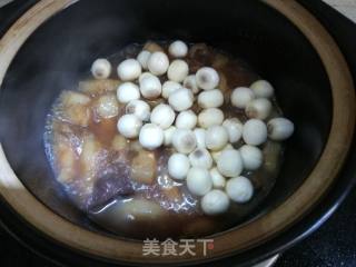 Roast Pork with Fresh Lotus Seeds recipe
