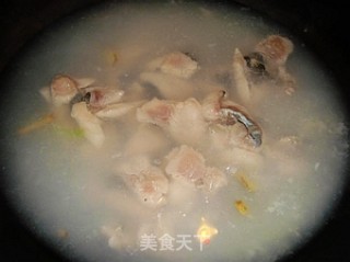 Mushroom Soup with Grass Carp Fillet recipe