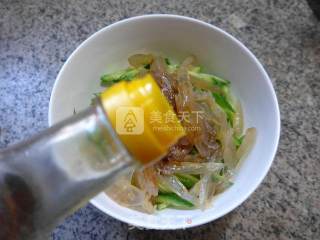 Jellyfish Mixed with Small Cucumber recipe