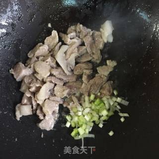 #春食野菜香# Celery Fried Pork Slices recipe