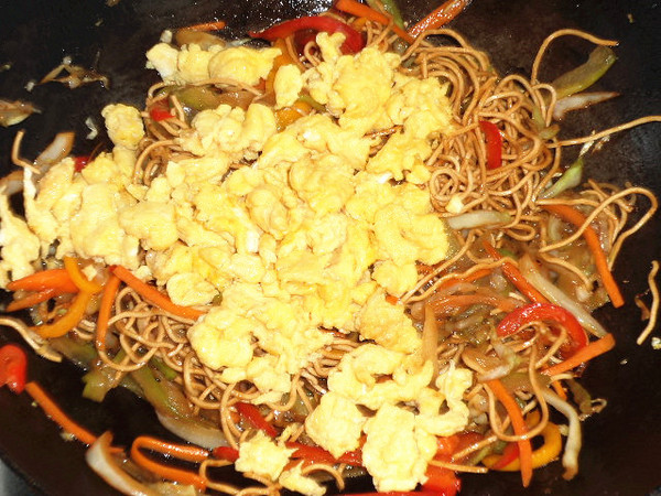 Fried Noodles with Eggs and Vegetables recipe