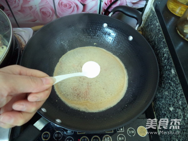 Stir-fried Bean Curd with Garland Chrysanthemum recipe