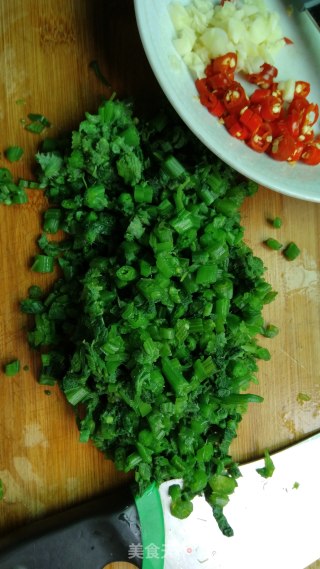 Stir-fried Pumpkin Vine with Lard recipe