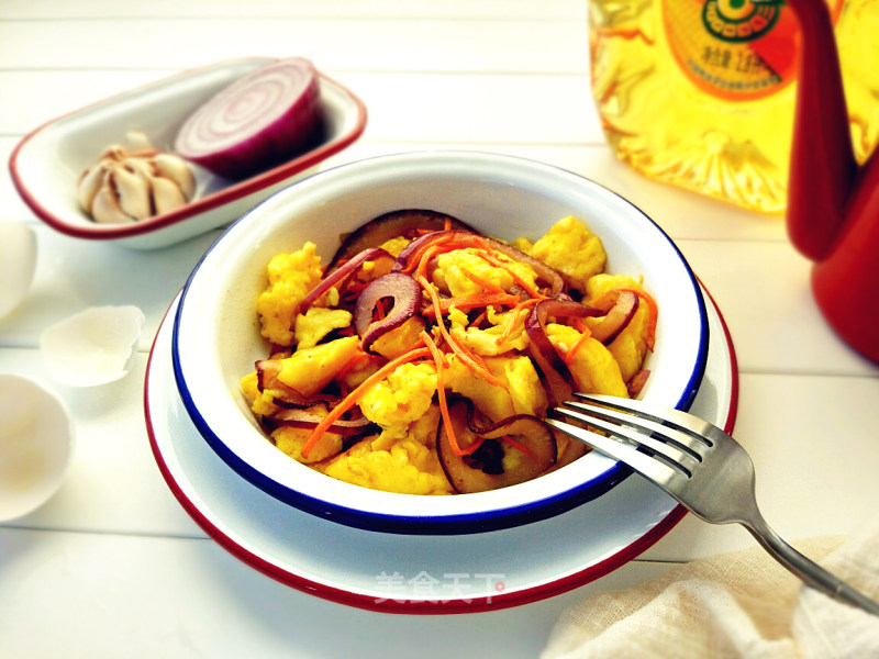 Scrambled Eggs with Onions recipe