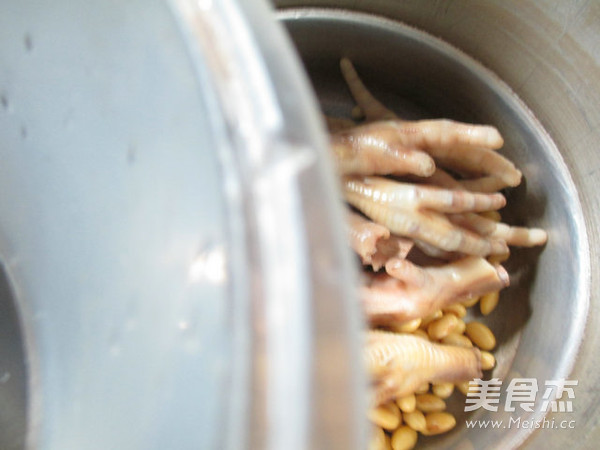 Chicken Feet Soy Soup recipe