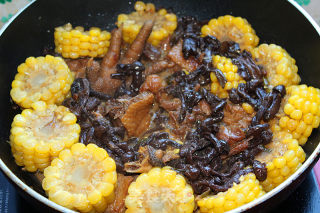 Stewed Chicken with Corn Mushrooms recipe