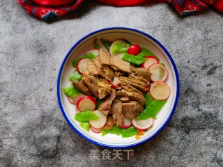 Beef with Snow Peas, Cherry and Radish recipe